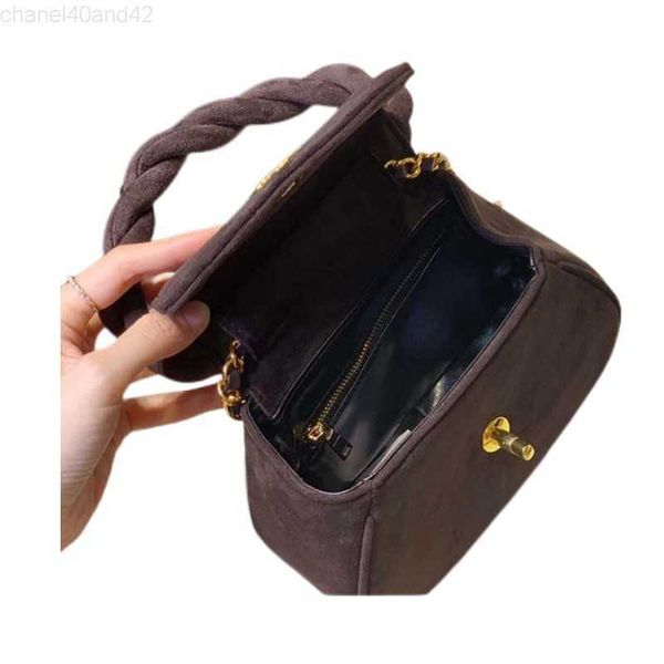 shoulder classic designer bag luxury classic medieval fried dough twist yuan bao chain fashion vintage ladies handbag with box small fragran
shoulder classic designer bag luxury classic medieval fried dough twist yuan bao chain fashion vintage ladies handbag with box small fragran