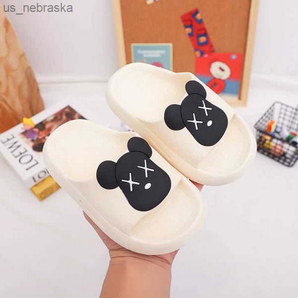 children cartoon slippers open toe bear slides nonslip indoor bathroom flip flops baby outside summer beach sandals claquette l230518
children cartoon slippers open toe bear slides nonslip indoor bathroom flip flops baby outside summer beach sandals claquette l230518