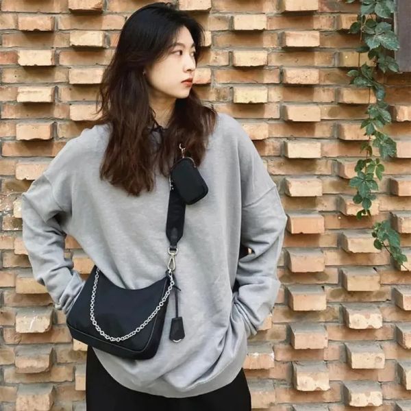 luxury designer handbag nylon messenger bag classic three-piece women's underarm bag fashion one shoulder casual crossbody bag
luxury designer handbag nylon messenger bag classic three-piece women's underarm bag fashion one shoulder casual crossbody bag