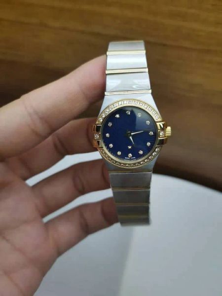 2023 premium gold fashion women's watch sports pink women's watch female designer aaa diamond women's watch high quality, Slivery;brown
2023 premium gold fashion women's watch sports pink women's watch female designer aaa diamond women's watch high quality, Slivery;brown