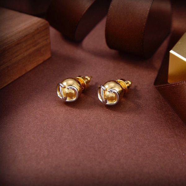 designer v logo earring charm brand stud earing women fashion hoop jewelry luxury metal crystal pearl earring women's gift jeweler akxl, Golden
designer v logo earring charm brand stud earing women fashion hoop jewelry luxury metal crystal pearl earring women's gift jeweler akxl, Golden
