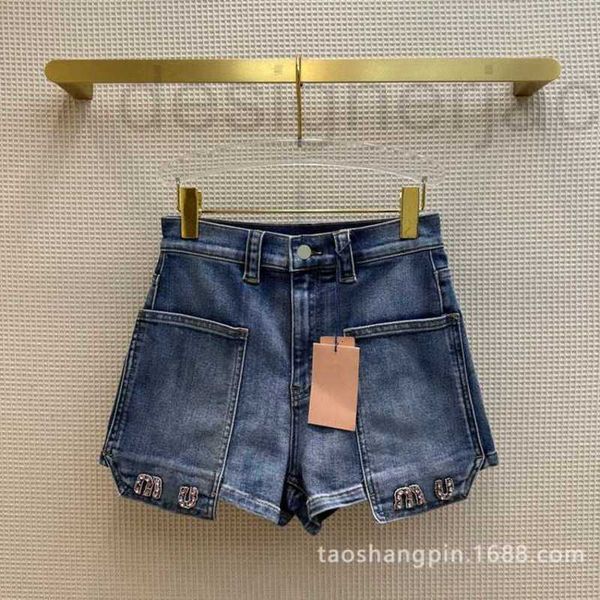 denim shorts retro do old girl wind rhine-drill design straight small pants summer 2023 new models, White;black
denim shorts retro do old girl wind rhine-drill design straight small pants summer 2023 new models, White;black