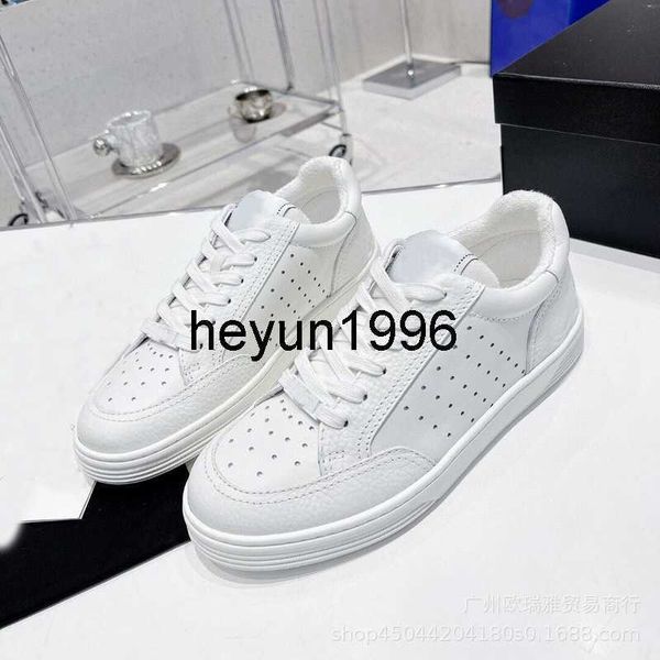 2022 new casual sports xiaoxiangfeng cowhide women's panda color matching lace up board fashion white shoes
2022 new casual sports xiaoxiangfeng cowhide women's panda color matching lace up board fashion white shoes
