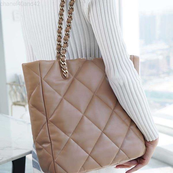 tote designer bags aaaaaa wallet fashion totes leather messenger shoulder handbag women high capacity composite shopping bags small fragrant
tote designer bags aaaaaa wallet fashion totes leather messenger shoulder handbag women high capacity composite shopping bags small fragrant