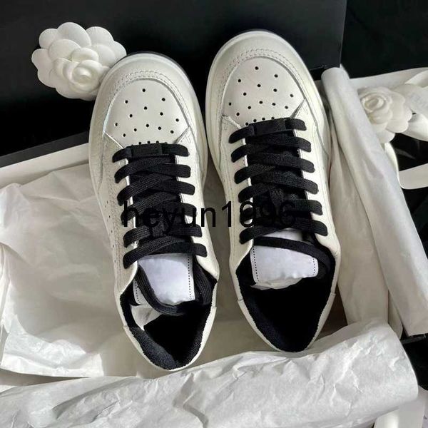 2023 spring and autumn new style small fragrance lace up letter genuine leather panda board women's network red versatile shallow mouth
2023 spring and autumn new style small fragrance lace up letter genuine leather panda board women's network red versatile shallow mouth
