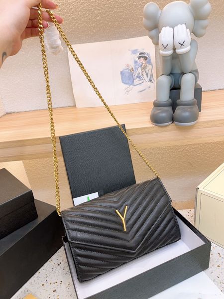 leather women designer shoulder bags caviar messenger bag designers purse genuine leather ladies gold silver chain cross body bags for women
leather women designer shoulder bags caviar messenger bag designers purse genuine leather ladies gold silver chain cross body bags for women
