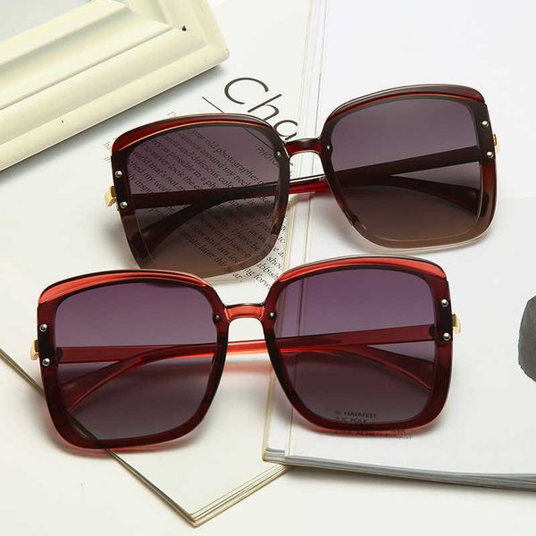 versatile female new street shooting fashion new xiaoxiangjia brand driving sunglasses for men 2015 anti uv radiation hd precision film fash, White;black
versatile female new street shooting fashion new xiaoxiangjia brand driving sunglasses for men 2015 anti uv radiation hd precision film fash, White;black