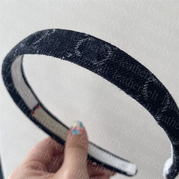 headwear denim headband high luxury designer letter hairband fashion lightweight simple and generous holiday
headwear denim headband high luxury designer letter hairband fashion lightweight simple and generous holiday