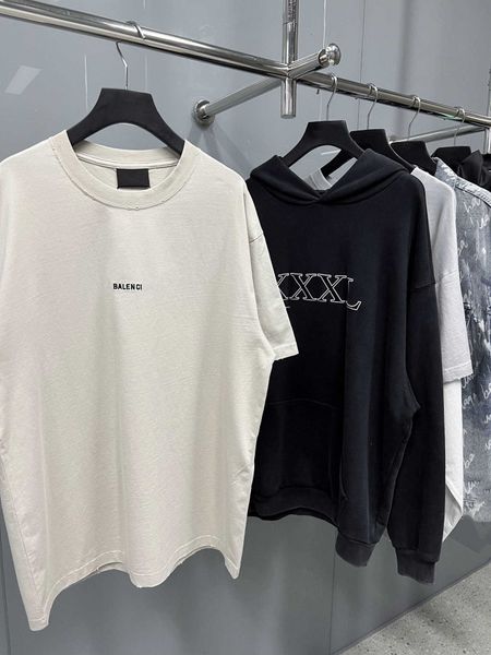 high edition paris b family 23 new front and rear embroidery pullover round neck loose t-shirt short sleeve, White;black
high edition paris b family 23 new front and rear embroidery pullover round neck loose t-shirt short sleeve, White;black