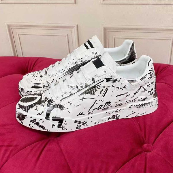 luxury new dg sports men shoes printed calfskin sneakers colorful casual mesh breathable crown embroidered gold-plated walking sneakers casu, Black
luxury new dg sports men shoes printed calfskin sneakers colorful casual mesh breathable crown embroidered gold-plated walking sneakers casu, Black