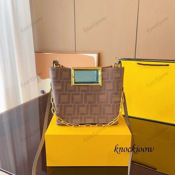 famous luxury bags classic size leather simple atmosphere design leather chain double strap crossbody bag women fashion temperament shoulder
famous luxury bags classic size leather simple atmosphere design leather chain double strap crossbody bag women fashion temperament shoulder