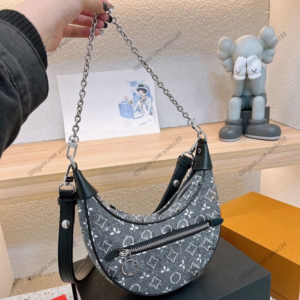 23ss womens luxurys designers totes bag denim grey loop handbags printing flowers pillow shouder crossbody women handbag pouch purse 23cm
23ss womens luxurys designers totes bag denim grey loop handbags printing flowers pillow shouder crossbody women handbag pouch purse 23cm