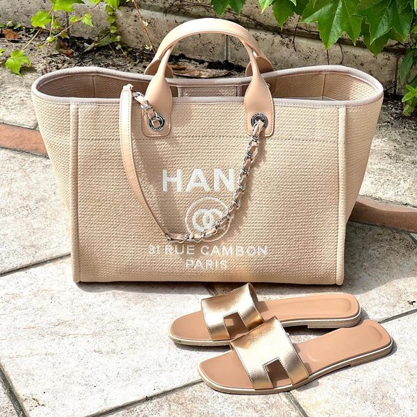 women man designer deauville beach bag luxury shopping the tote handbag clutch nylon cc canvas bags summer crossbody clutch travel shoulder
women man designer deauville beach bag luxury shopping the tote handbag clutch nylon cc canvas bags summer crossbody clutch travel shoulder