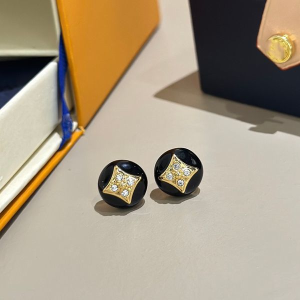 2023 fashion new designer earrings luxury small black bean diamond-shaped four-leaf clover earrings daily everything no box, Golden
2023 fashion new designer earrings luxury small black bean diamond-shaped four-leaf clover earrings daily everything no box, Golden