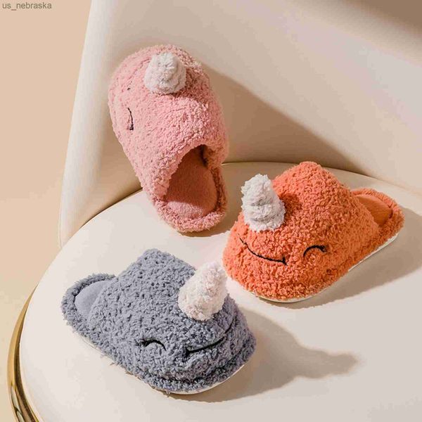 cute house slipper fashion cute autumn and winter girls boys slippers flat bottom round toe soft warm bear slippers for girls l230518
cute house slipper fashion cute autumn and winter girls boys slippers flat bottom round toe soft warm bear slippers for girls l230518
