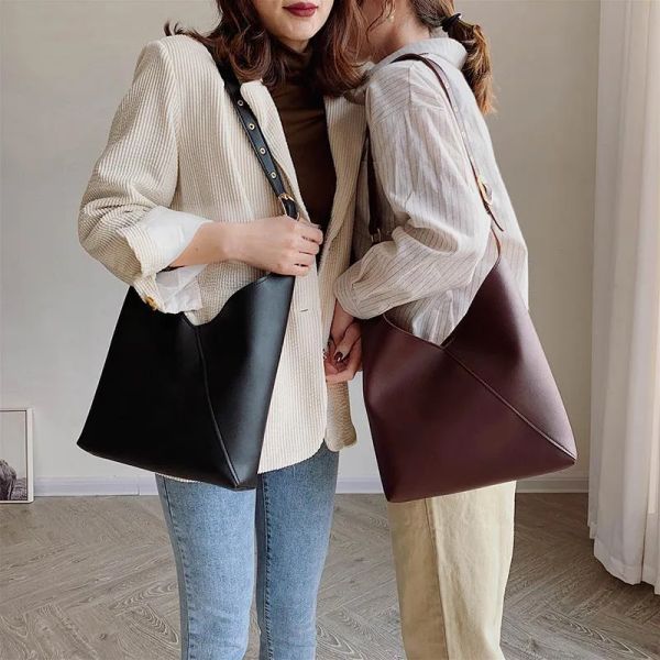 new brand ladies ing contrast color pu leather bucket bag ladies shoulder female travel handbag messenger bag
new brand ladies ing contrast color pu leather bucket bag ladies shoulder female travel handbag messenger bag