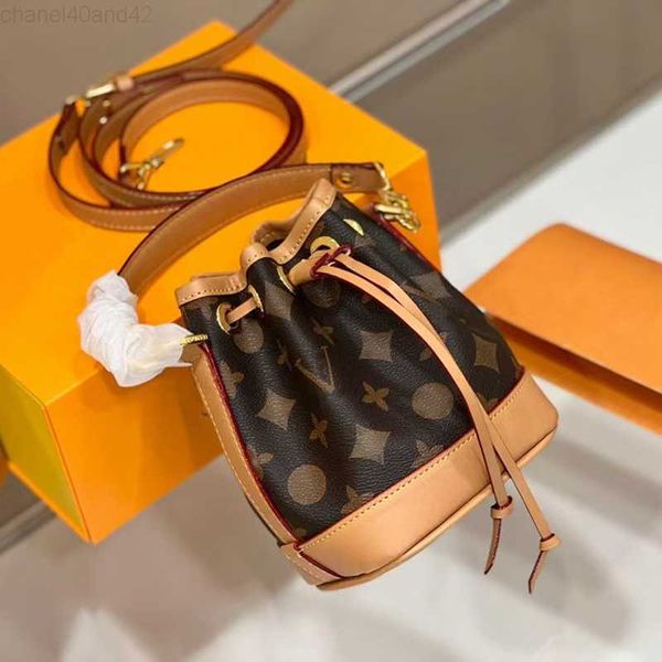 purses womens fashion handbags flower ladies composite totes bag leather shoulderbags female clutch purse with style good nice ladies
purses womens fashion handbags flower ladies composite totes bag leather shoulderbags female clutch purse with style good nice ladies