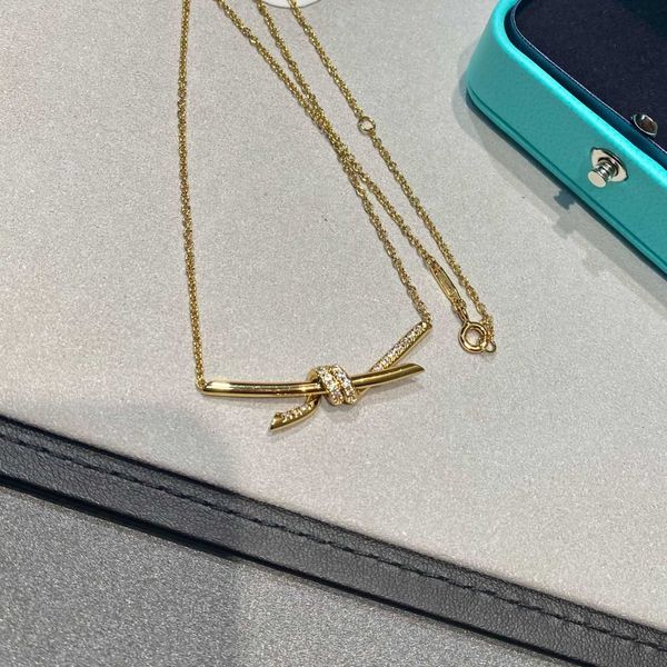 internet celebrity v gold high editiffayon sterling silver knot knot necklace quality cnc hand set half diamond smooth 18k rose lock bone ch, Black
internet celebrity v gold high editiffayon sterling silver knot knot necklace quality cnc hand set half diamond smooth 18k rose lock bone ch, Black