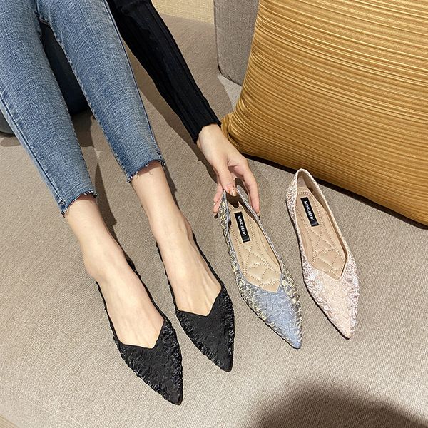 female flat heel shoes pointed toe solid color 31 32 33 44 45 46 women flats 2021 new style elegant slipons lady shoes summer, Black
female flat heel shoes pointed toe solid color 31 32 33 44 45 46 women flats 2021 new style elegant slipons lady shoes summer, Black