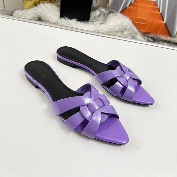 luxury designer slippers classic flat brand shoes sandals summer women patent leather flip-flops size 35-44 designer bag, Black
luxury designer slippers classic flat brand shoes sandals summer women patent leather flip-flops size 35-44 designer bag, Black