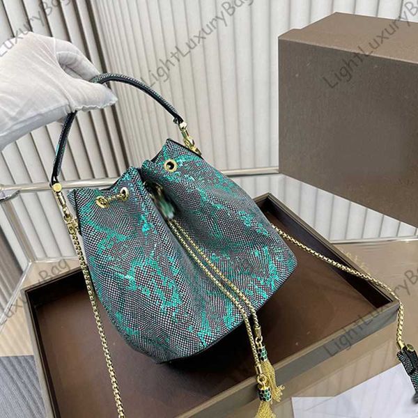 designer bucket bag metal tassel shoulder bags fashion chain crossbody wallets women snake-head luxury brand handbags classic female purses
designer bucket bag metal tassel shoulder bags fashion chain crossbody wallets women snake-head luxury brand handbags classic female purses