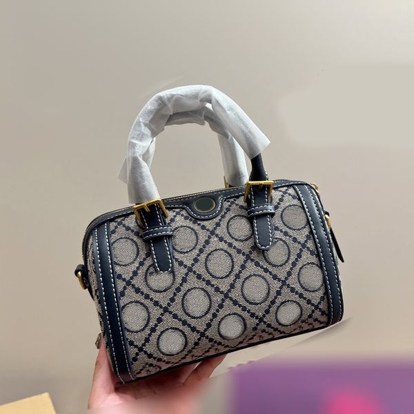 pillow totes bags designer brand bag 2023 bostons crossbody luxurys handbags fashion shoulder bag lady women letter purse phone wallet
pillow totes bags designer brand bag 2023 bostons crossbody luxurys handbags fashion shoulder bag lady women letter purse phone wallet