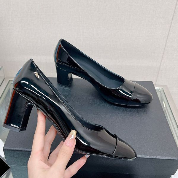 womens pump dress shoe patent leather chunky heel 6.5cm sandals designer slip on slippers classic black slide mule outdoor casual shoe luxur
womens pump dress shoe patent leather chunky heel 6.5cm sandals designer slip on slippers classic black slide mule outdoor casual shoe luxur