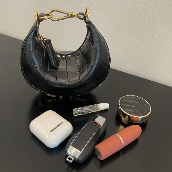 chain tote bag luxurys crossbody bag handbags purse saddle sling bag half moon wallet purse women designer bottom metallic f letters pouch f
chain tote bag luxurys crossbody bag handbags purse saddle sling bag half moon wallet purse women designer bottom metallic f letters pouch f