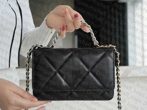 flap bag 10a 19bag women bag single shoulder bag new suede lace official original chain luxury designer brand diagonal channnel
flap bag 10a 19bag women bag single shoulder bag new suede lace official original chain luxury designer brand diagonal channnel
