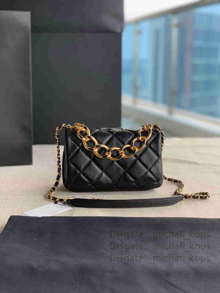 flap bag 7a luxury woman crossbody bag fashion new thick chain imported sheepskin original hardware belt full set of packaging channnel
flap bag 7a luxury woman crossbody bag fashion new thick chain imported sheepskin original hardware belt full set of packaging channnel