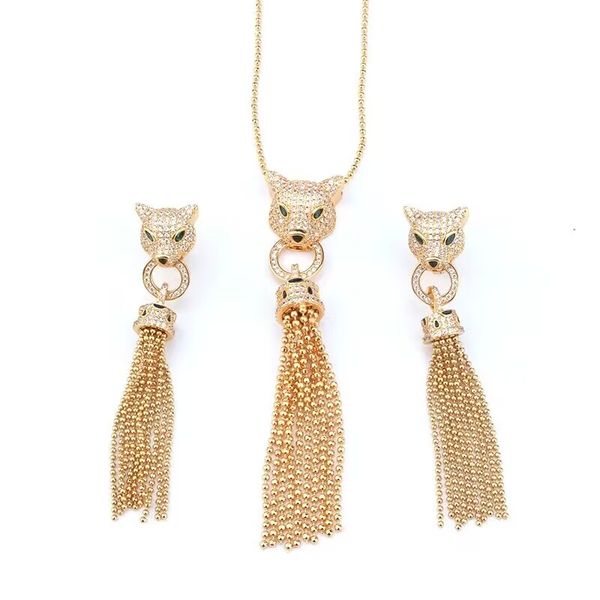 suit designer earring women designer earrings love four-leaf clover earrings fashion luxury wedding earring jewelry baotou charm, Golden
suit designer earring women designer earrings love four-leaf clover earrings fashion luxury wedding earring jewelry baotou charm, Golden