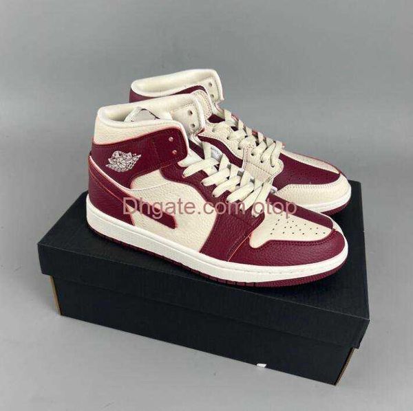 2023 1 mid se split beach cherrywood red men womens running shoes beach cherrywood red sports sneakers dr0501-200 size us 4-11 eur 36-45
2023 1 mid se split beach cherrywood red men womens running shoes beach cherrywood red sports sneakers dr0501-200 size us 4-11 eur 36-45