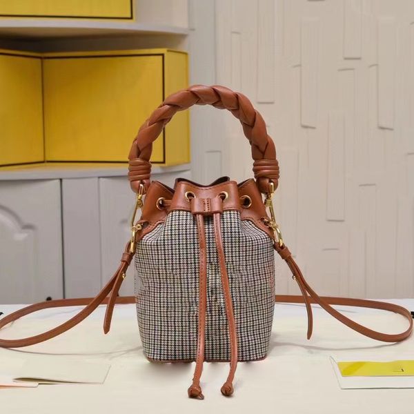 luxury bags womens purse fashion shoulder bag elegant classic handbag large capacity crossbody romantic exquisite gift
luxury bags womens purse fashion shoulder bag elegant classic handbag large capacity crossbody romantic exquisite gift