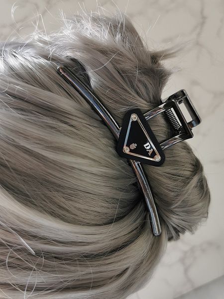 triangle sign alloy electroplating claw clips jaw clip hair accessories for women girls
triangle sign alloy electroplating claw clips jaw clip hair accessories for women girls