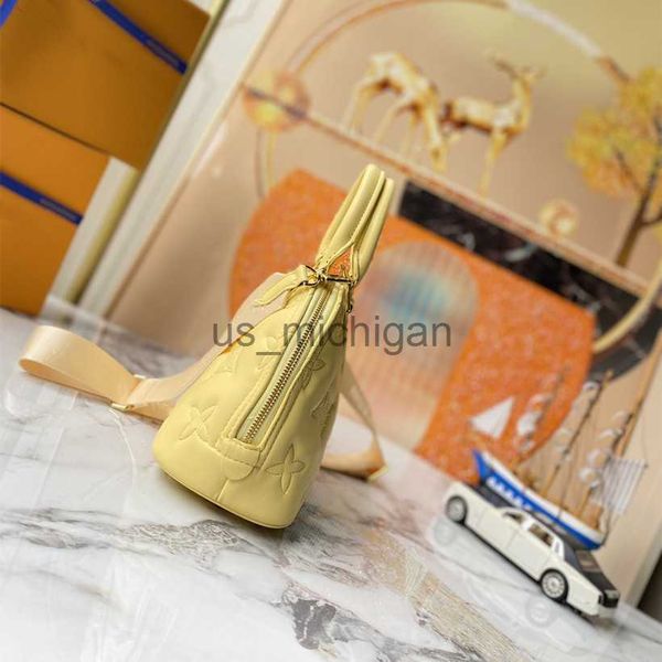 evening bags luxurys designer shell bag alma bb embroidery thread embossing genuine leather classic ladies handbag women cossbody purse hand
evening bags luxurys designer shell bag alma bb embroidery thread embossing genuine leather classic ladies handbag women cossbody purse hand