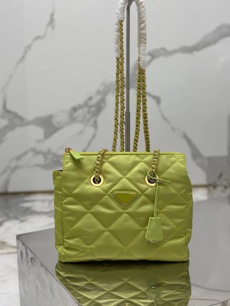 2023 designer bag black gold chain diamond grid tramp bag pure handmade nylon simple and atmospheric large capacity shoulder bag crossbody b
2023 designer bag black gold chain diamond grid tramp bag pure handmade nylon simple and atmospheric large capacity shoulder bag crossbody b