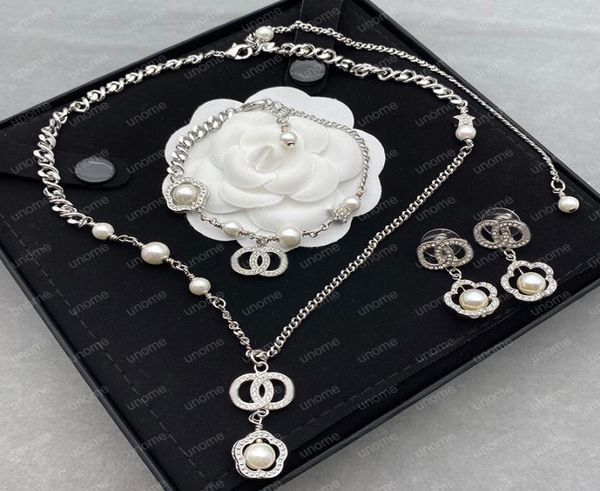 fashion pearl earrings set for women c earring luxurys designers heart necklace earrings jewelry choker with box d2111303z2121928, Black
fashion pearl earrings set for women c earring luxurys designers heart necklace earrings jewelry choker with box d2111303z2121928, Black