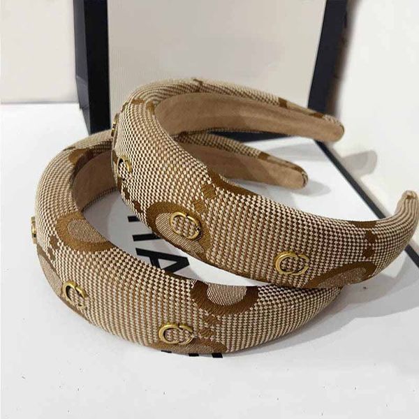 vintage designer double letter printing headbands for women wide-brimmed thicken spring hairbands headwrap cloth fabric headwear street fash, Silver
vintage designer double letter printing headbands for women wide-brimmed thicken spring hairbands headwrap cloth fabric headwear street fash, Silver