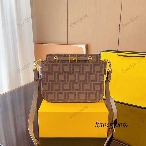 luxury bag name brand bag new tote bag classic temperament shoulder bag woman lightweight crossbody bag adjustable shoulder strap armpit bag
luxury bag name brand bag new tote bag classic temperament shoulder bag woman lightweight crossbody bag adjustable shoulder strap armpit bag