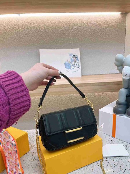 fashionable bag shoulder bags tote jacquard leather materials decorated with patterns and buckles although small
fashionable bag shoulder bags tote jacquard leather materials decorated with patterns and buckles although small
