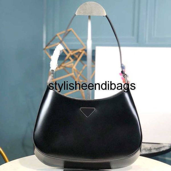 metal fittings triangle tote fashion bag magnetic snap closure womens mens mini shoulder bag luxury designer crossbody handbag woman leather
metal fittings triangle tote fashion bag magnetic snap closure womens mens mini shoulder bag luxury designer crossbody handbag woman leather