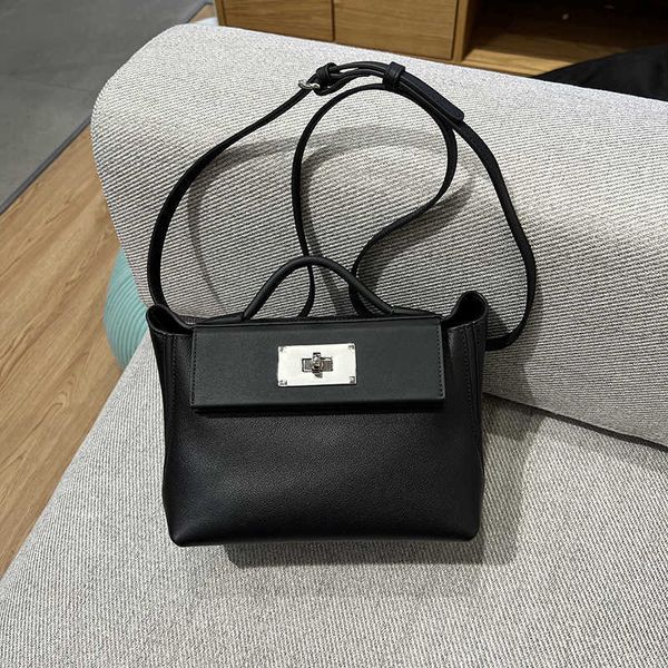 original leather hemrres 2424 kelys tote bags online store head layer cow leather black silver buckle fashion bag shoulder messenger casua w
original leather hemrres 2424 kelys tote bags online store head layer cow leather black silver buckle fashion bag shoulder messenger casua w