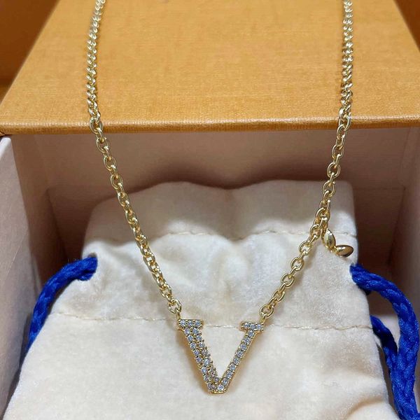 womens brand earrings designers letter ear stud bracelet necklace 18k gold plated crystal geometric earring for wedding party jewerlry acces, Golden;silver
womens brand earrings designers letter ear stud bracelet necklace 18k gold plated crystal geometric earring for wedding party jewerlry acces, Golden;silver