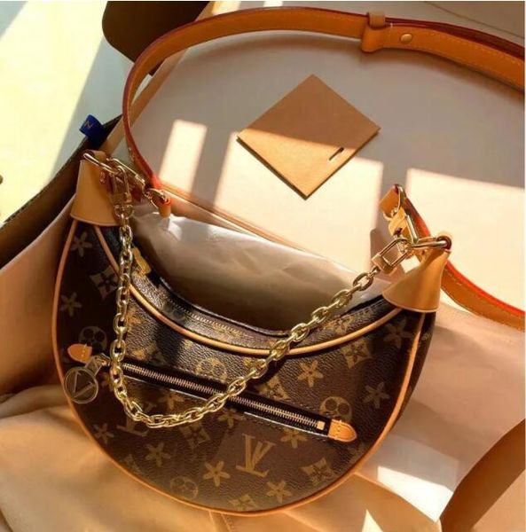 luxury designer loop bag croissant bags shoulder hobo designer purse m81098 cosmetic half-moon baguette underarm handbag crossbody metal cha
luxury designer loop bag croissant bags shoulder hobo designer purse m81098 cosmetic half-moon baguette underarm handbag crossbody metal cha