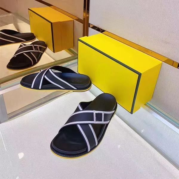 2023 summer new upscale fashion men's slippers op05 all-match trend non-slip beach flip-flops men's shoes, Black
2023 summer new upscale fashion men's slippers op05 all-match trend non-slip beach flip-flops men's shoes, Black