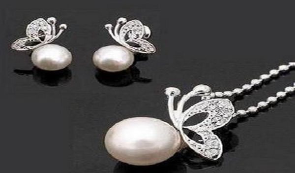 silver cream pearl clear rhinestone crystal small butterfly pendant necklace and earrings jewelry set 049949
silver cream pearl clear rhinestone crystal small butterfly pendant necklace and earrings jewelry set 049949