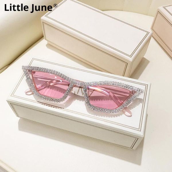sunglasses cat eye frame glitter diamond crystal designer style women black white uv400 sun glasses fashion eyewear65, White;black
sunglasses cat eye frame glitter diamond crystal designer style women black white uv400 sun glasses fashion eyewear65, White;black