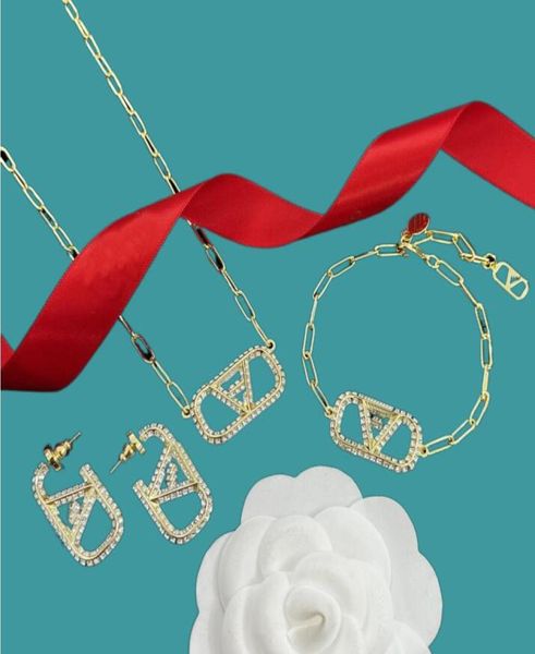 women039s necklace bracelet earring rings brooch sets v alphabet pattern brass 18k gold plated ladies crystal diamonds designer5378837, Silver
women039s necklace bracelet earring rings brooch sets v alphabet pattern brass 18k gold plated ladies crystal diamonds designer5378837, Silver