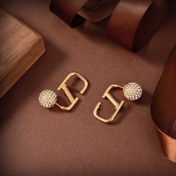 designer stud earring v logo brand charm pearl earing women fashion hoop jewelry luxury metal crystal earring jeweler women's gifts xk8, Golden;silver
designer stud earring v logo brand charm pearl earing women fashion hoop jewelry luxury metal crystal earring jeweler women's gifts xk8, Golden;silver