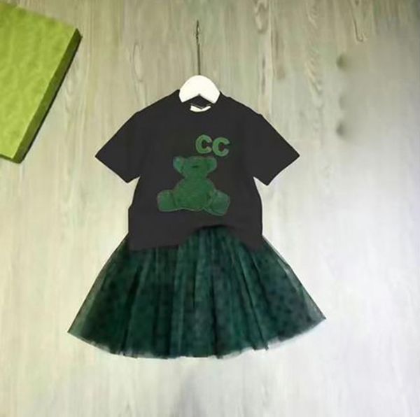 luxury designer clothing sets kids t-shirt white shortst fashion british fashion brand summer childrens treasures and girls cotton two-piece
luxury designer clothing sets kids t-shirt white shortst fashion british fashion brand summer childrens treasures and girls cotton two-piece